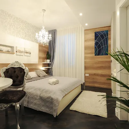 Silver & Gold Luxury 4* زادار