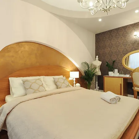 Silver & Gold Luxury 4*
