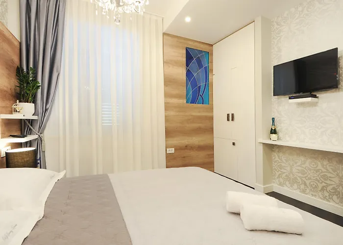 Silver & Gold Luxury