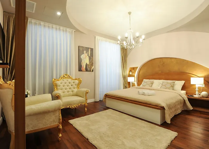 Silver & Gold Luxury 4*