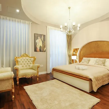 بيت ضيافة Silver & Gold Luxury 4*