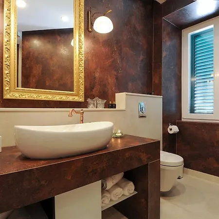 Silver & Gold Luxury Πανσιόν Ζαντάρ