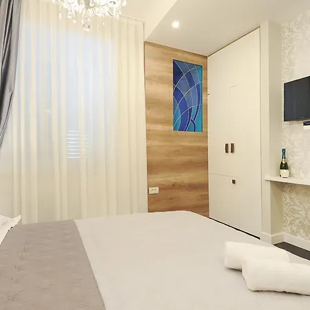 Гостьовий будинок Silver & Gold Luxury