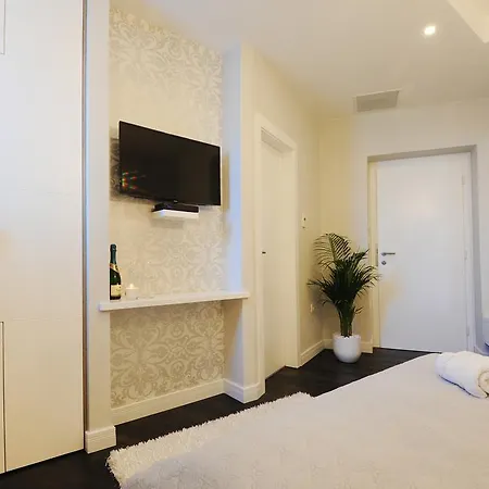 Silver & Gold Luxury Gæstehus 4*