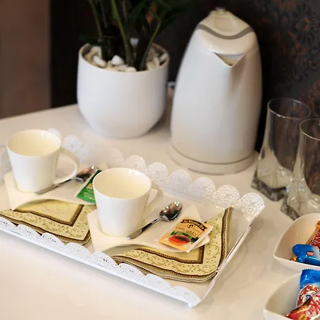 Silver & Gold Luxury Πανσιόν