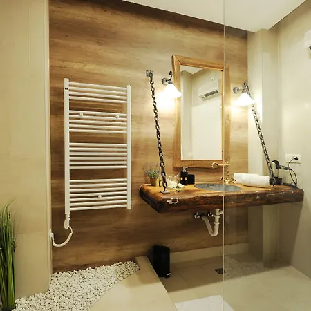 Silver & Gold Luxury 4* زادار