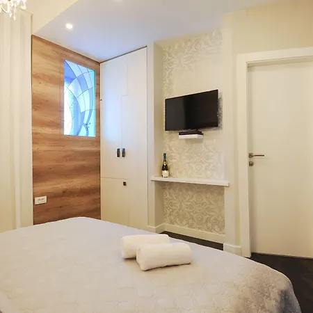 Silver & Gold Luxury 4*