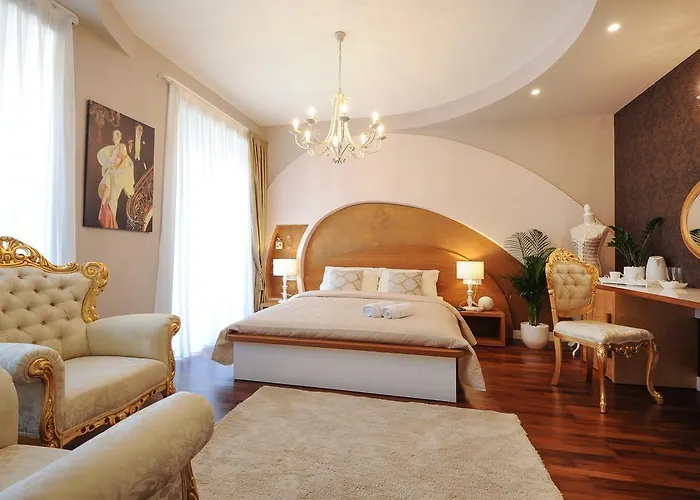 Silver & Gold Luxury Guest house 4*