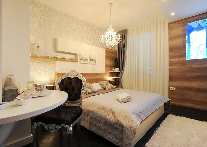 Silver & Gold Luxury Guest house 4*